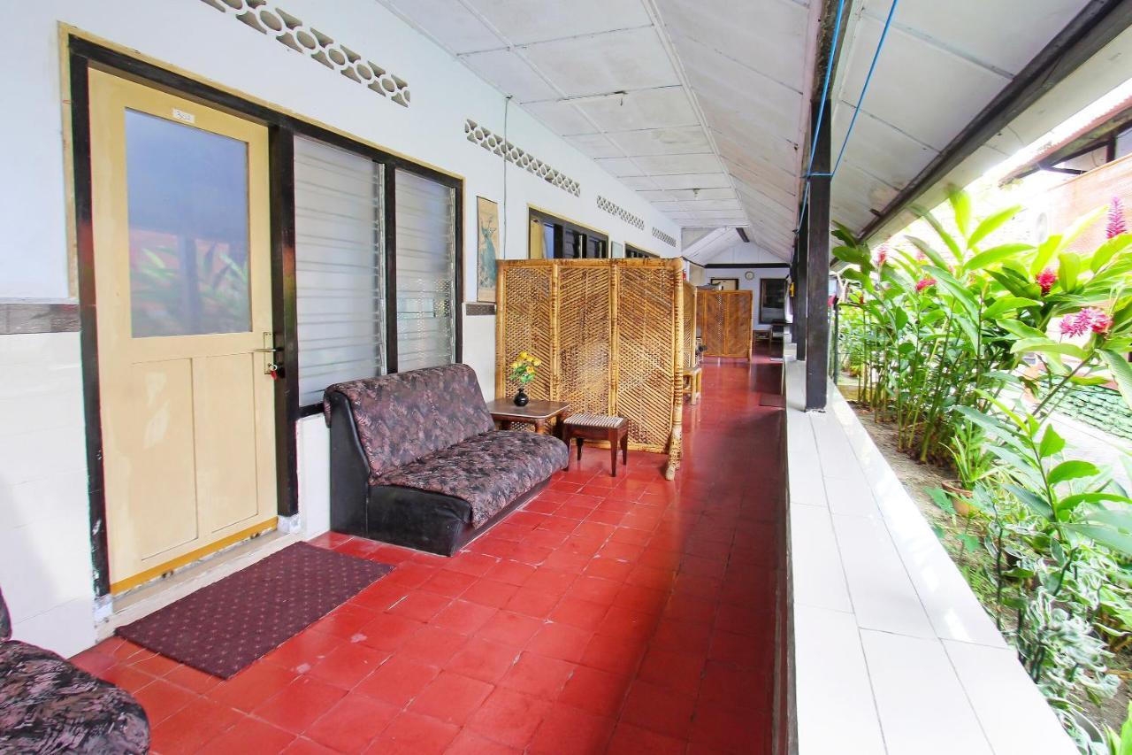 Oyo 91516 Wisata Hotel Матарам Экстерьер фото
