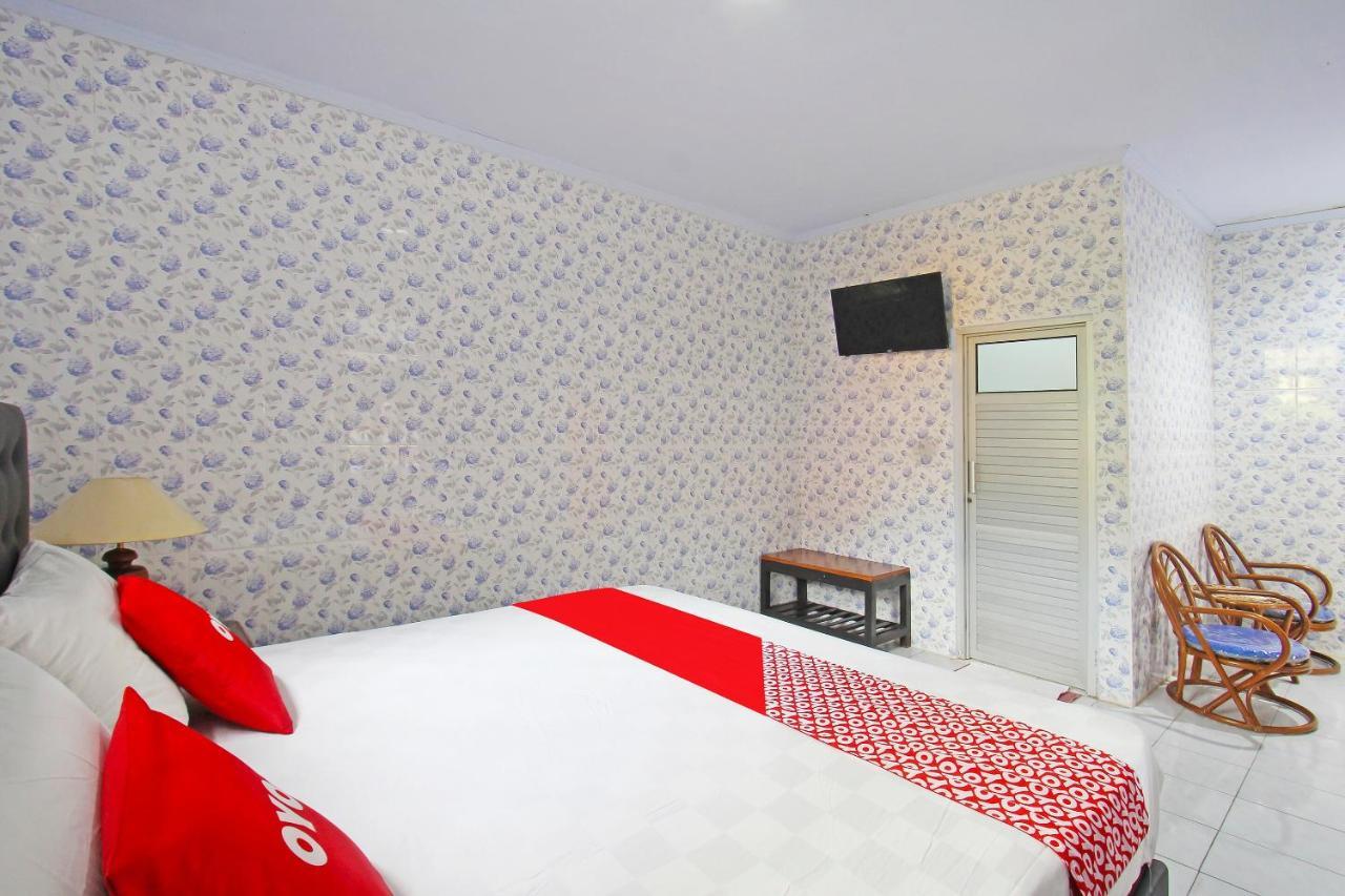 Oyo 91516 Wisata Hotel Матарам Экстерьер фото